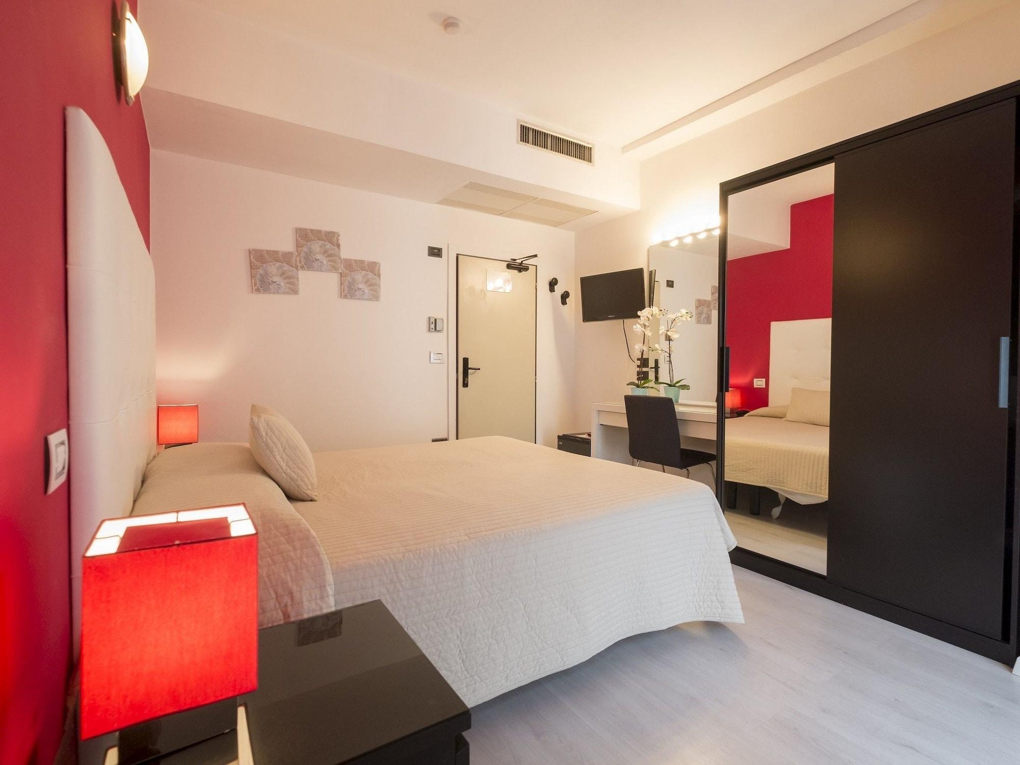 Hotel Levante Rimini Buitenkant foto