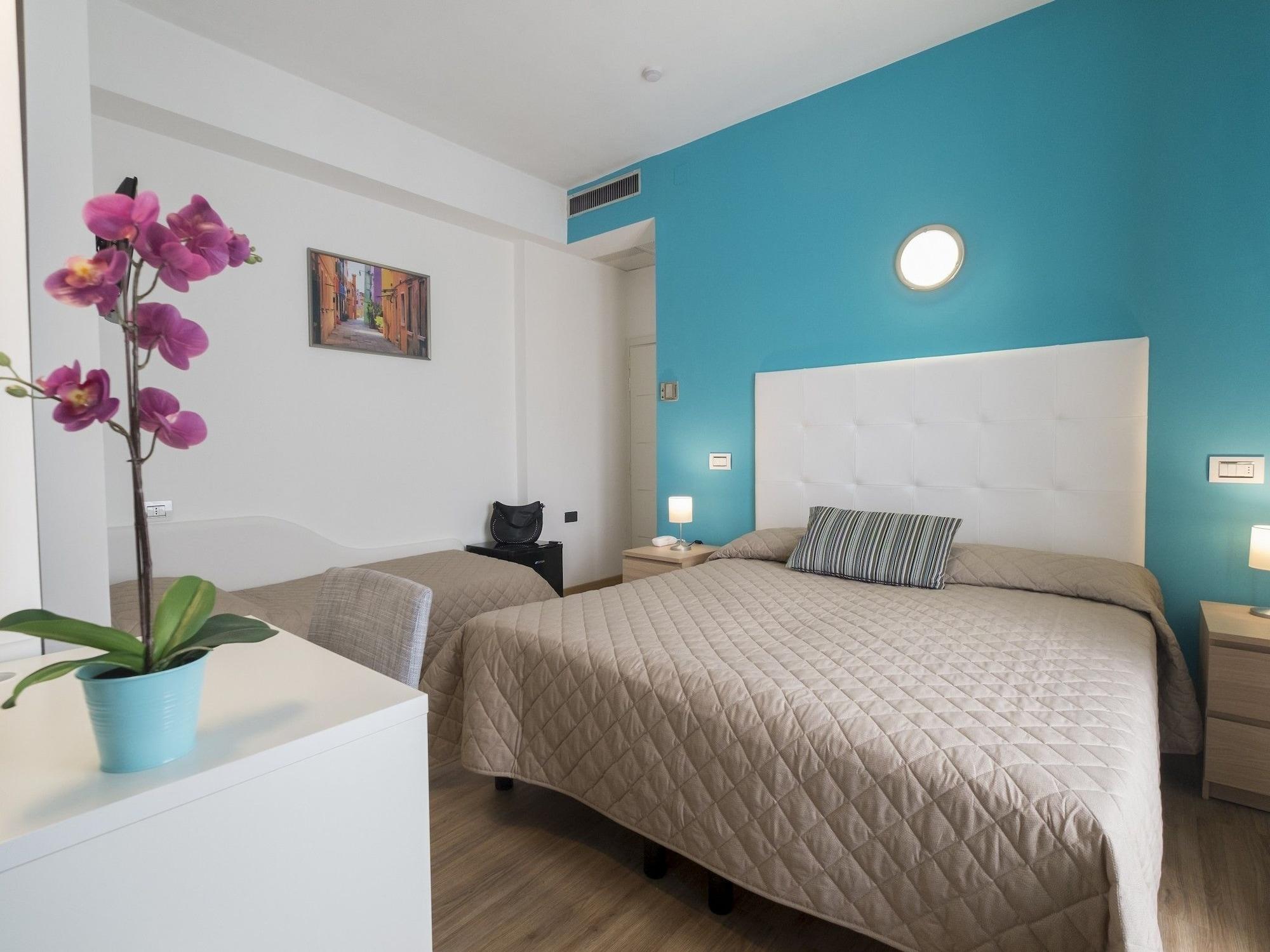Hotel Levante Rimini Buitenkant foto
