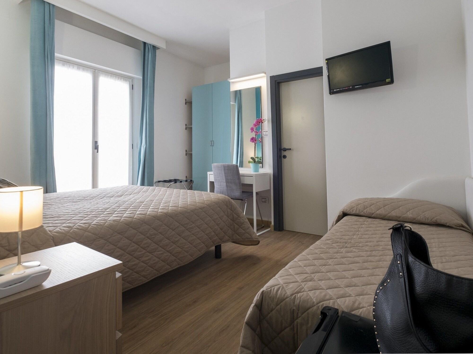 Hotel Levante Rimini Buitenkant foto