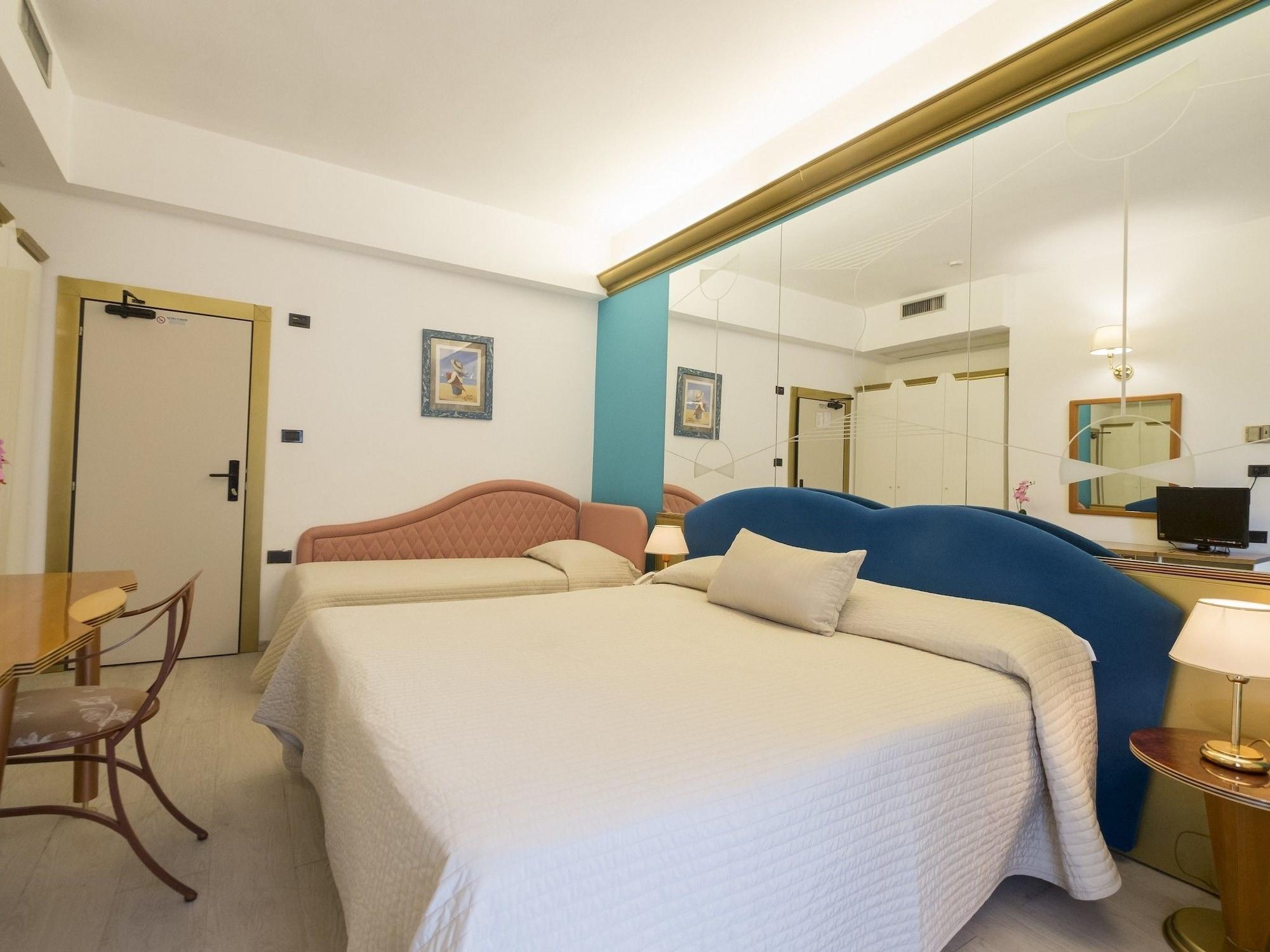 Hotel Levante Rimini Buitenkant foto
