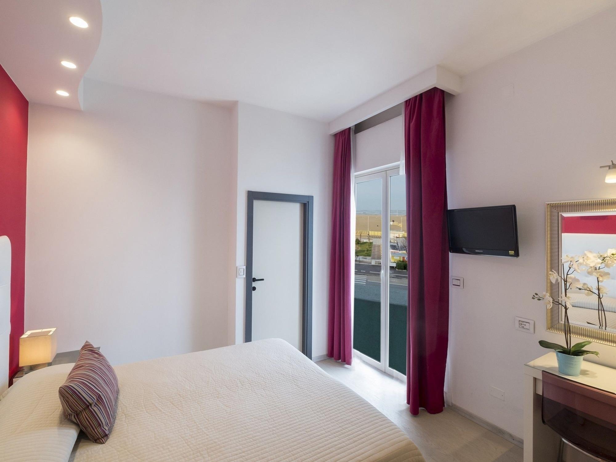 Hotel Levante Rimini Buitenkant foto