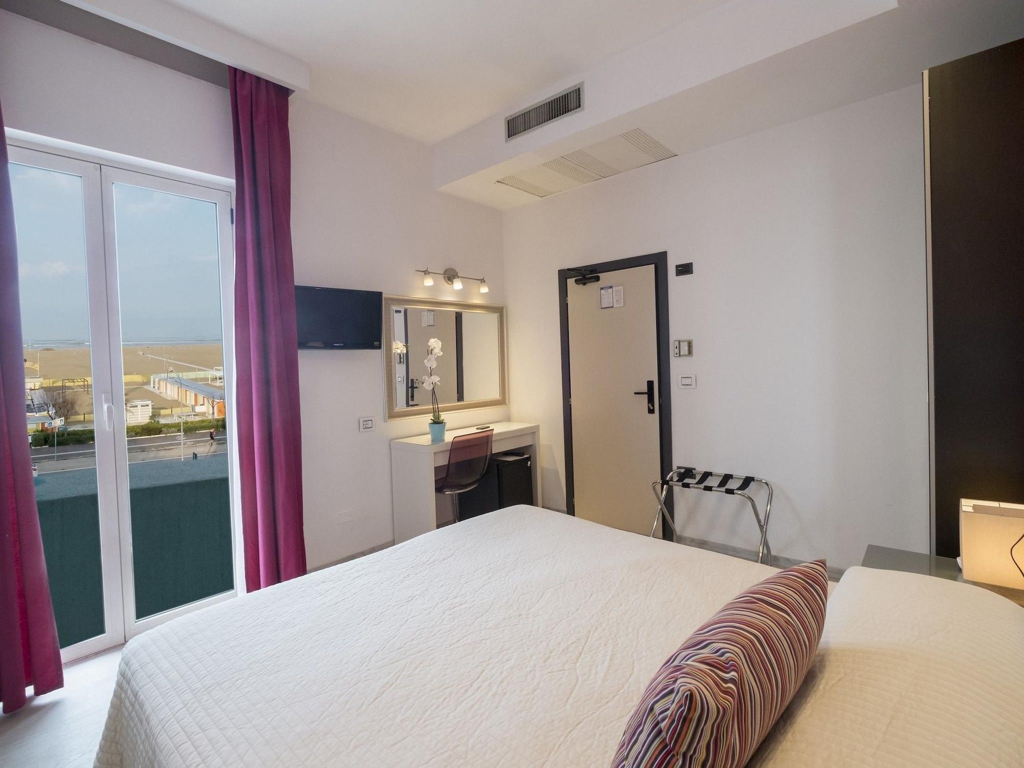 Hotel Levante Rimini Buitenkant foto