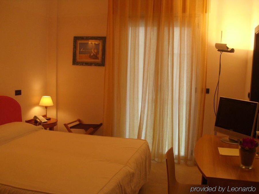Hotel Levante Rimini Kamer foto