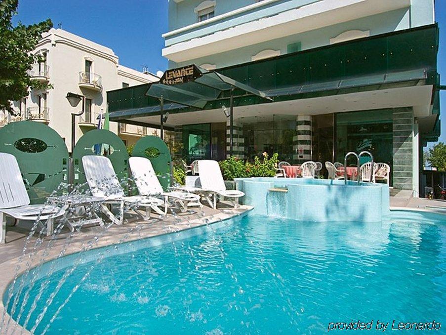 Hotel Levante Rimini Buitenkant foto