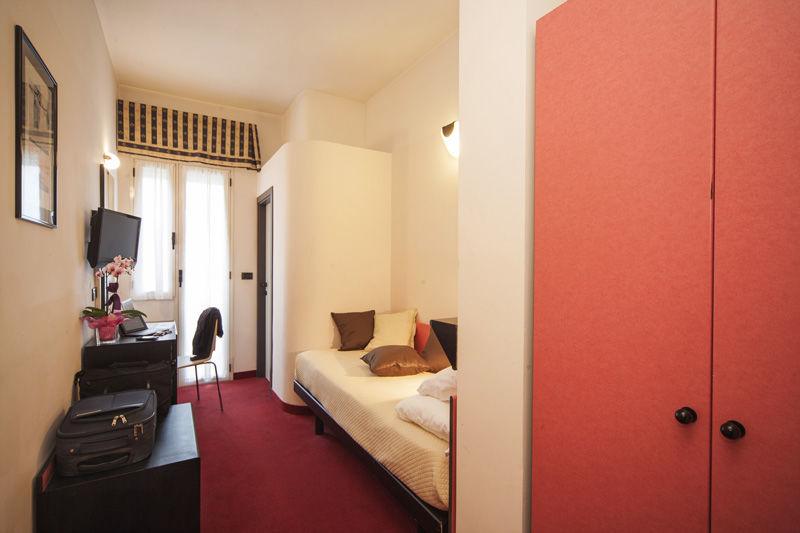 Hotel Levante Rimini Buitenkant foto