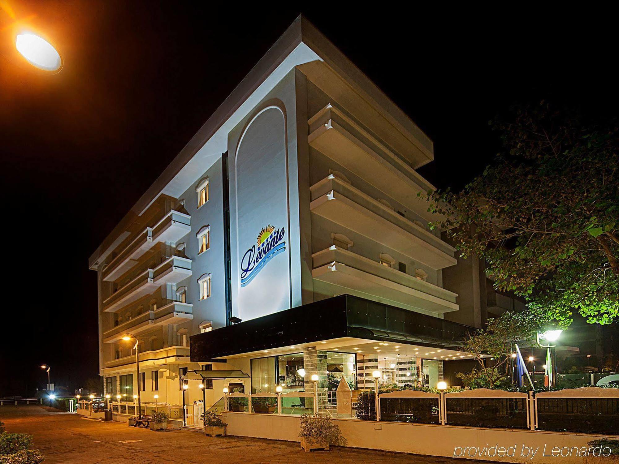 Hotel Levante Rimini Buitenkant foto