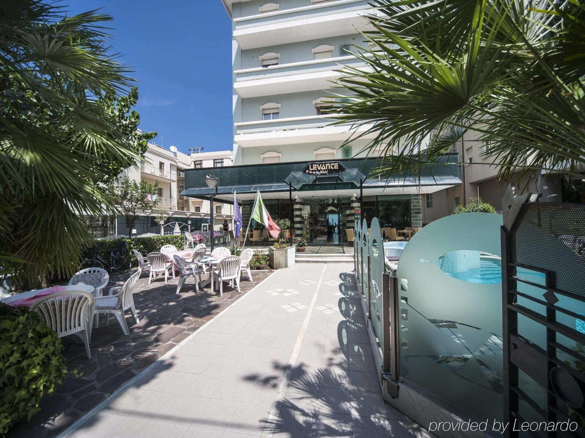 Hotel Levante Rimini Buitenkant foto