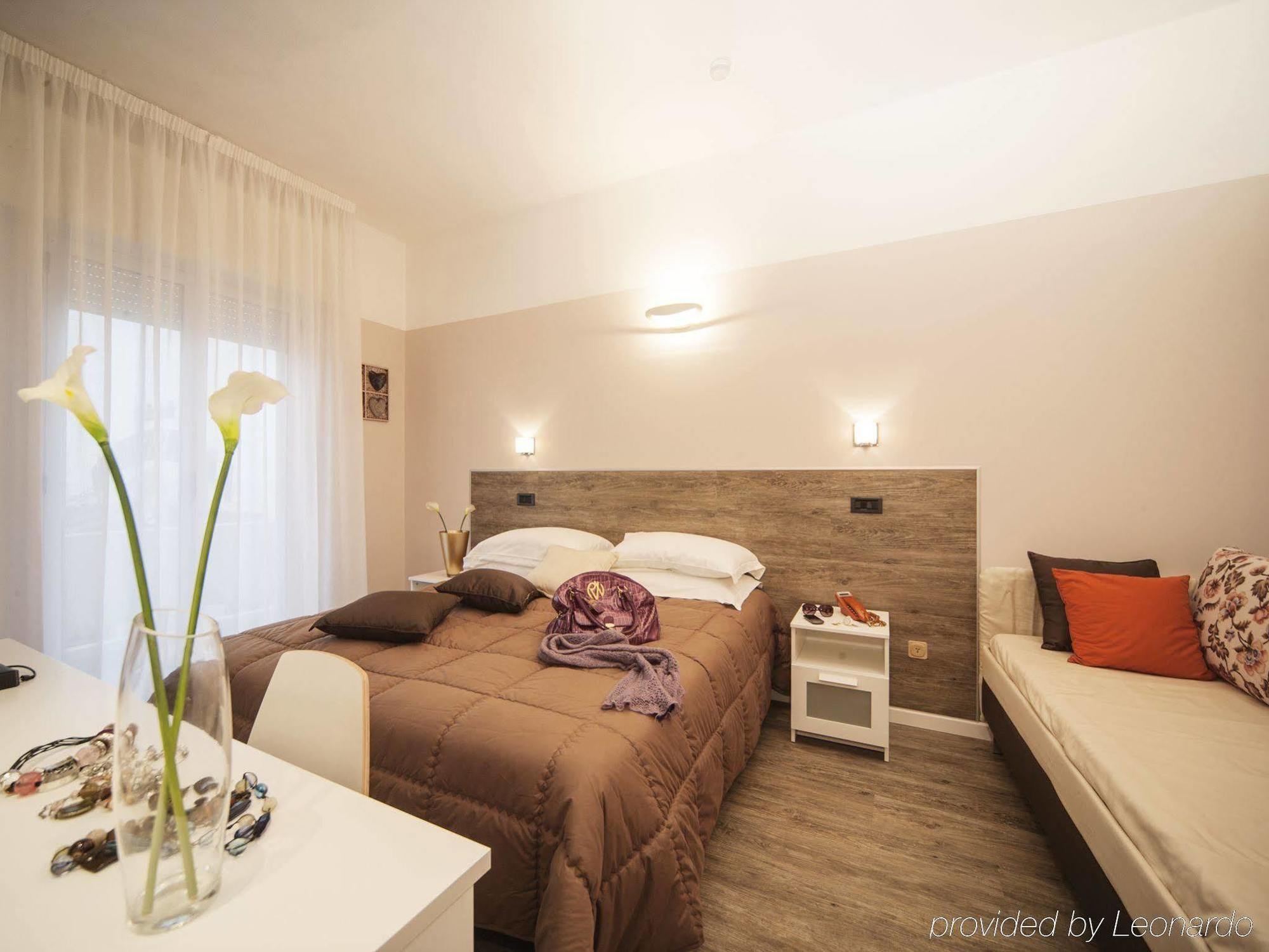 Hotel Levante Rimini Buitenkant foto