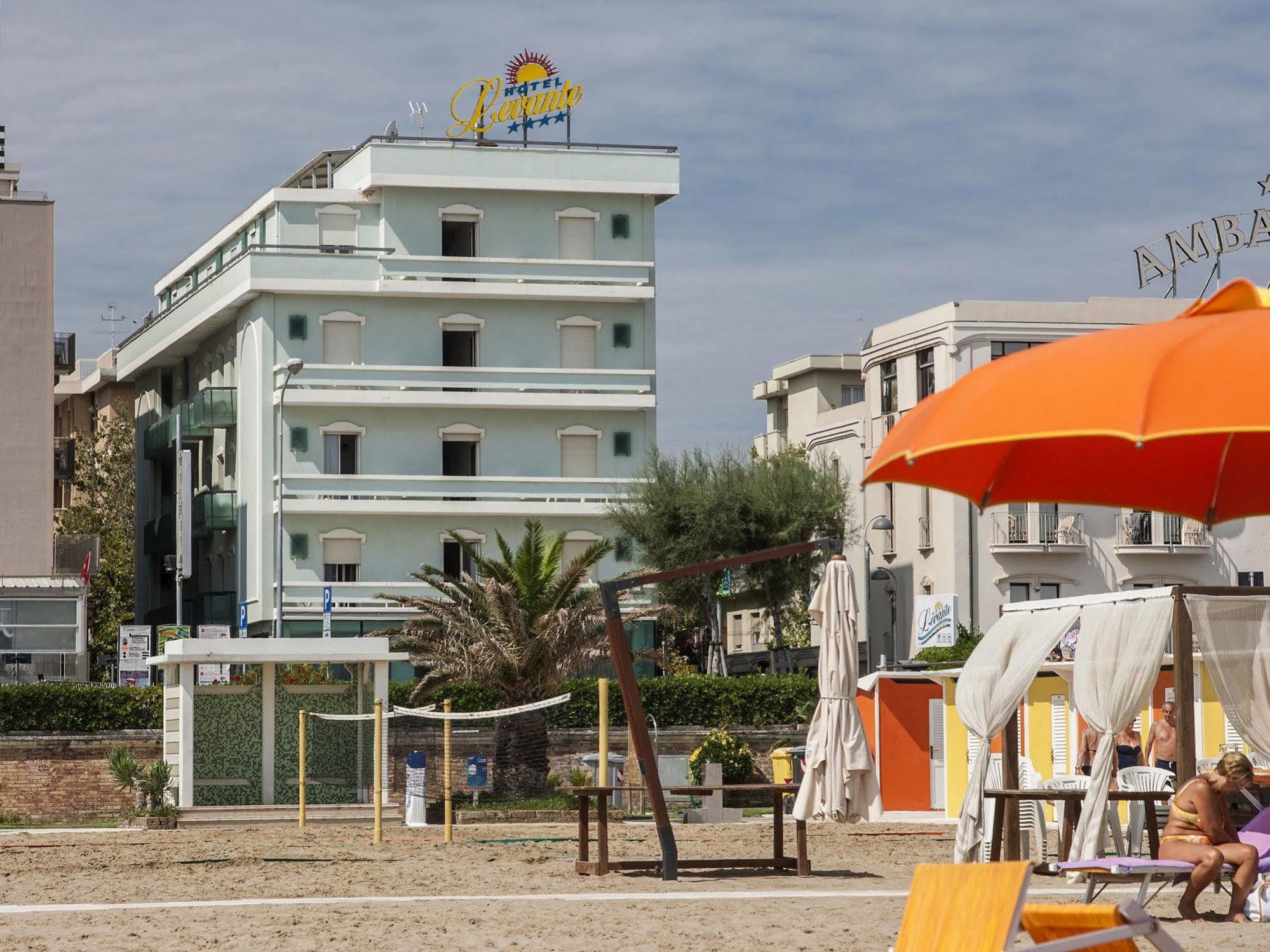 Hotel Levante Rimini Buitenkant foto