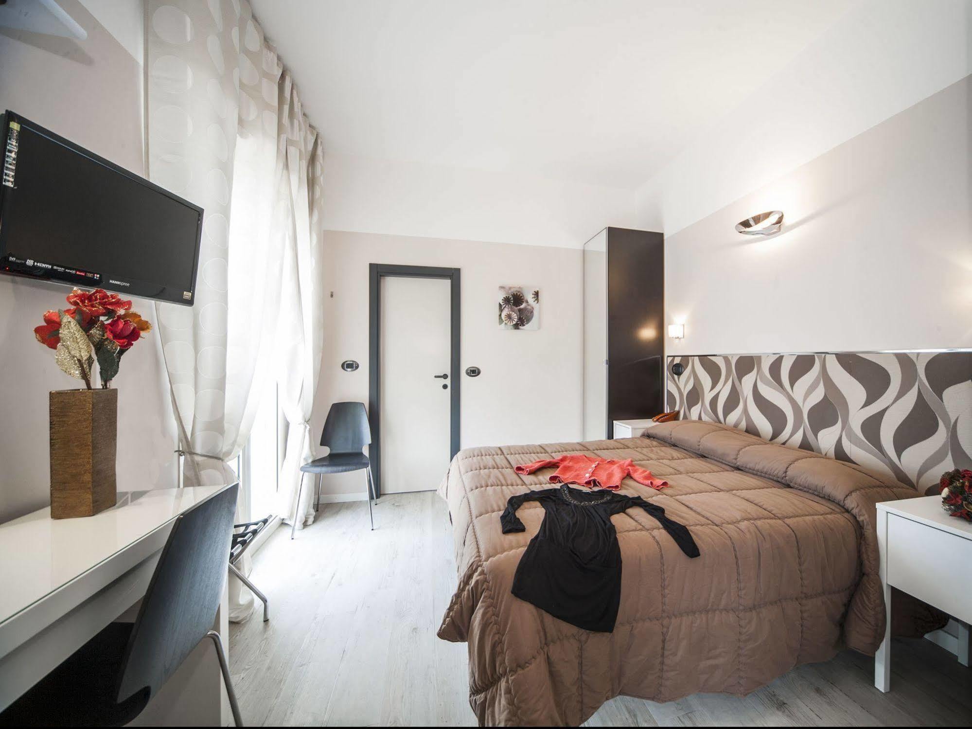 Hotel Levante Rimini Buitenkant foto