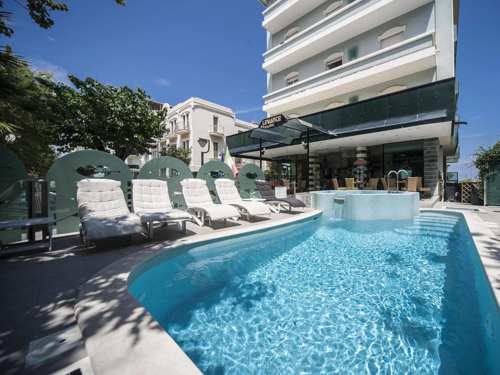 Hotel Levante Rimini Buitenkant foto