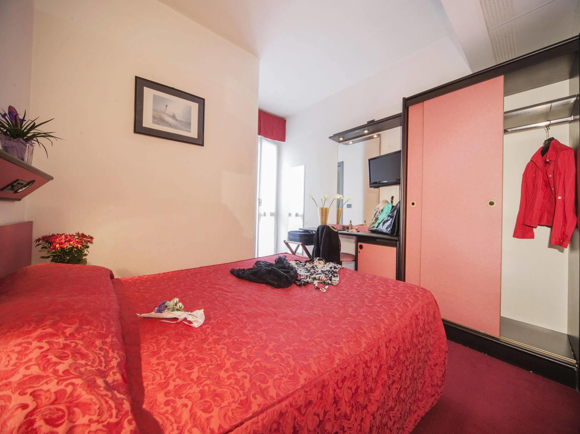 Hotel Levante Rimini Buitenkant foto