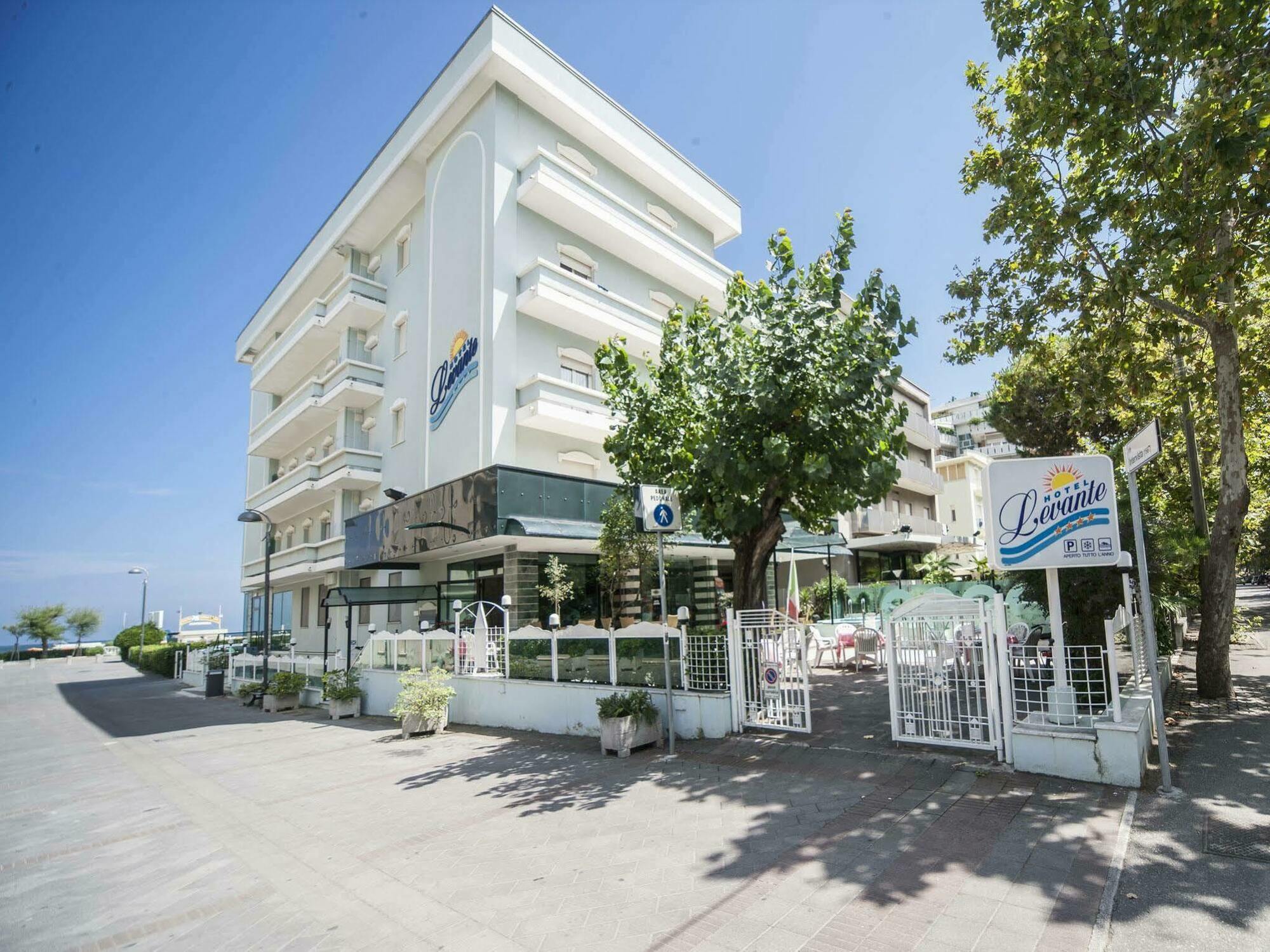 Hotel Levante Rimini Buitenkant foto